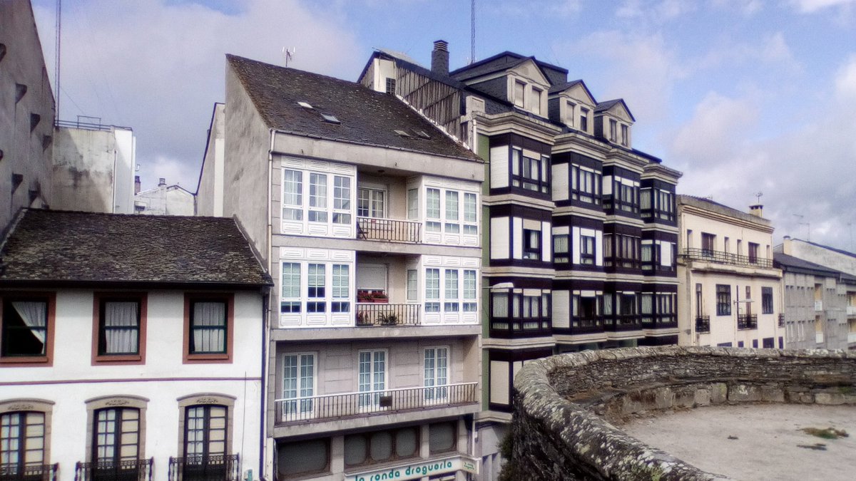 yellowlizard13's tweet photo. Buenos días desde Lugo !!! https://t.co/iBtsG1AvZh