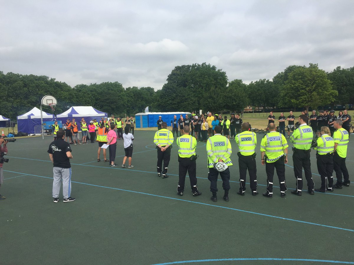 MPSHackney's tweet image. Briefing in full swing! Give us a wave if you see us ride past! #BATB #GDSTT @MPSRTPC @hackneycouncil