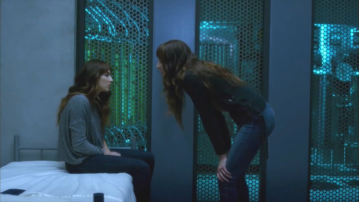 Pll_livnat's tweet image. What would you have prefer? #PllFinal #Emison #Spoby 
RT for Spencer's twin was great.
FAV for Melisa being really A.D