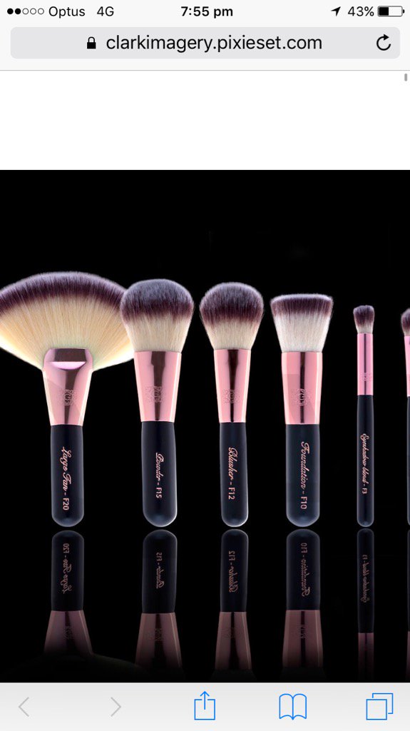 highendmakeup's tweet photo. Must have luxury mini brush set full size https://t.co/qMzhTQgpKD
