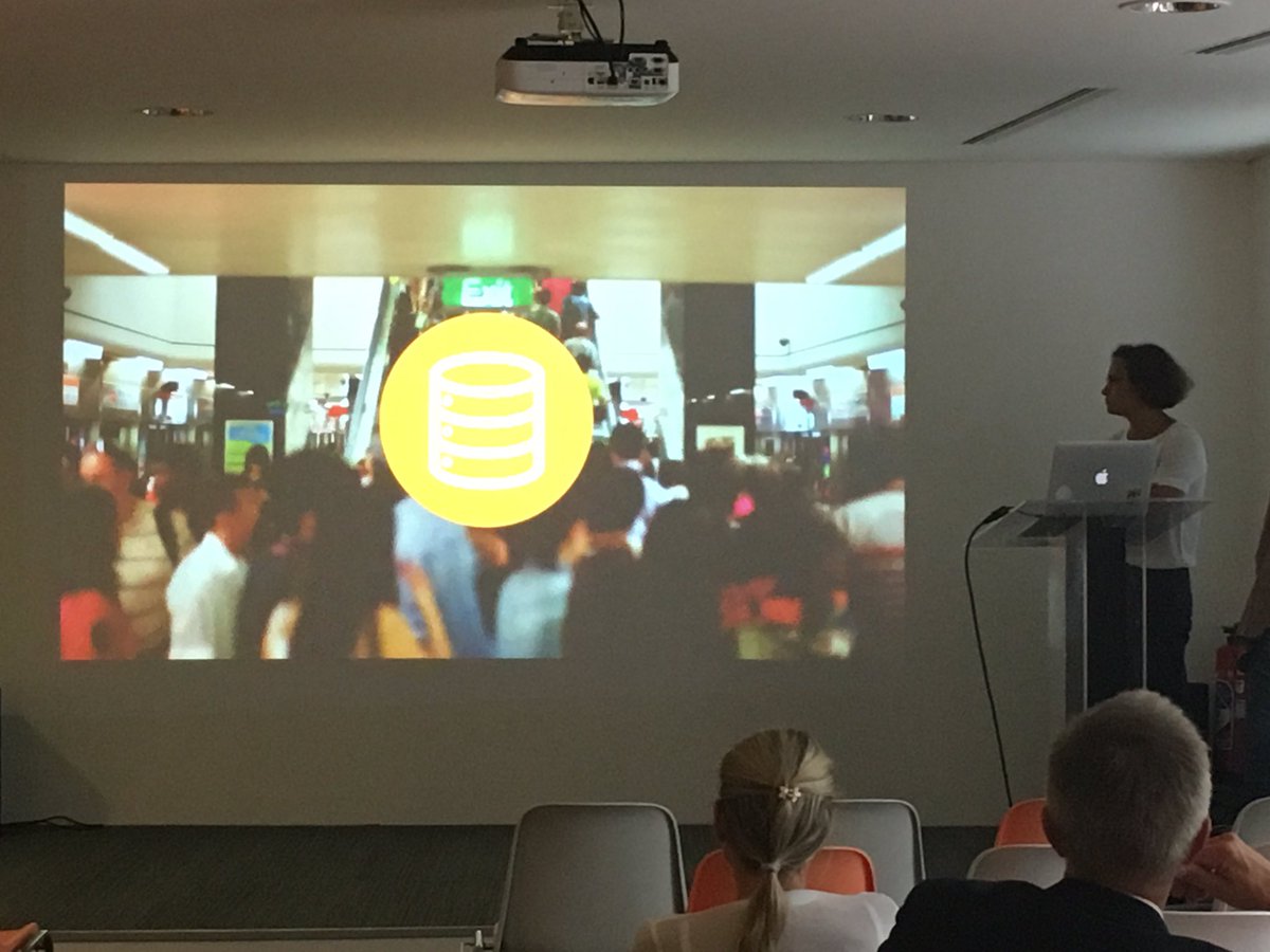 Il faut d abord définir mes enjeux et mes objectifs pour déterminer quelles Data analyser #smartDMP #morningsession <a href="/SoumayaCombe/">Soumaya Combe</a>