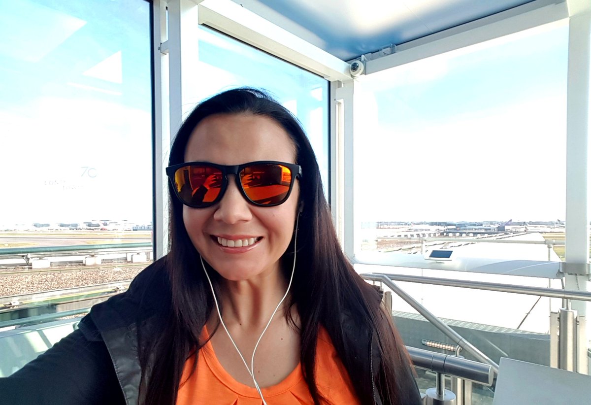 melbtravel's tweet photo. #ThursdayThoughts Do you know that there is a Heathrow observation deck in T4? @HeathrowAirport #viewheathrow #planespotting #planes #avgeek https://t.co/rfVZfBuH2Z