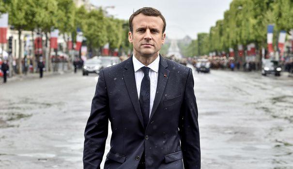 LEXPRESS's tweet photo. #14Juillet: @emmanuelmacron ne donnera pas d'interview car sa "pensée complexe" ne s'y prête pas https://t.co/8ouSchOnAu https://t.co/QNJGiF83f6