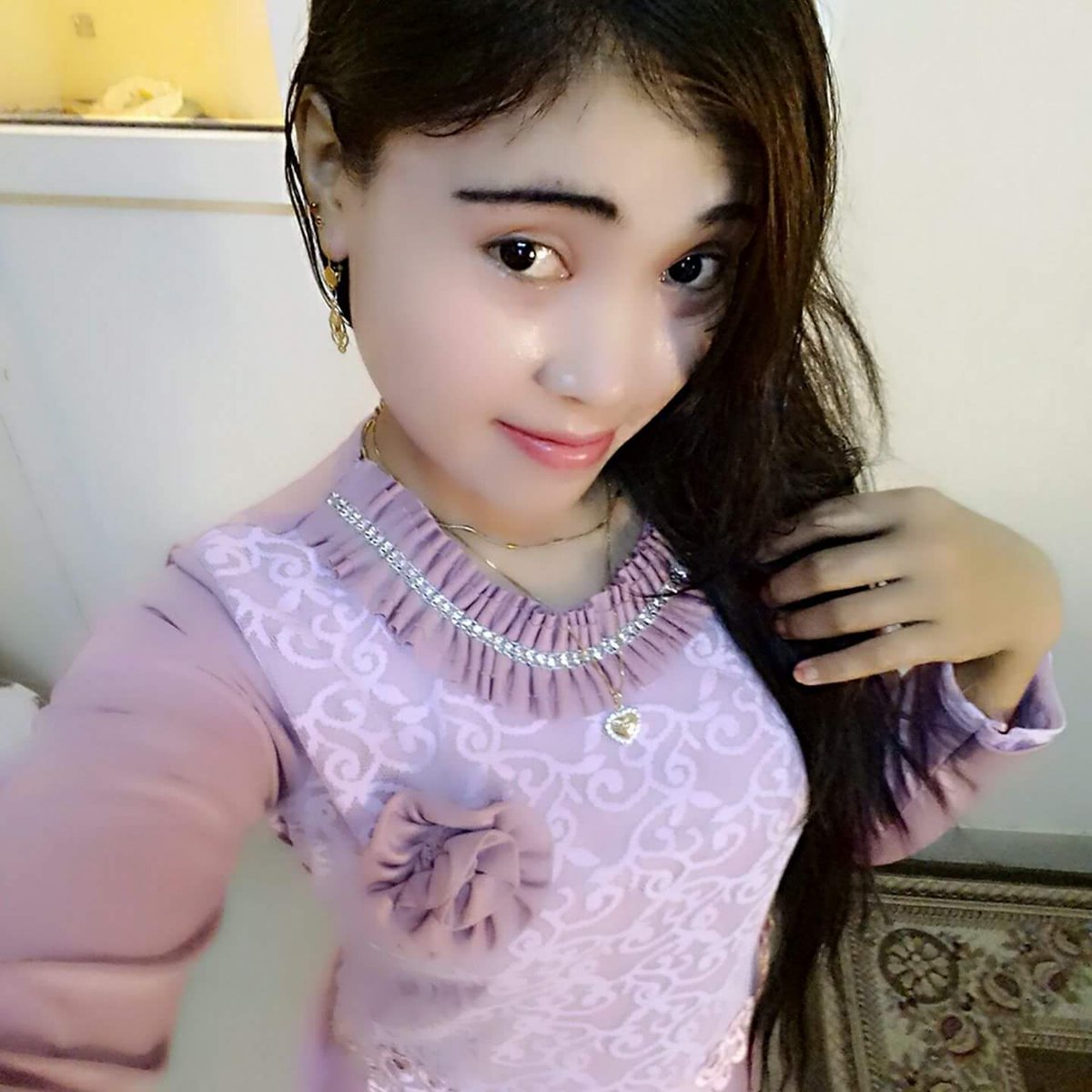 DeniaWaria's tweet photo. Buka hijab dulu ya mw mandi.... https://t.co/vh8oIA6ICe