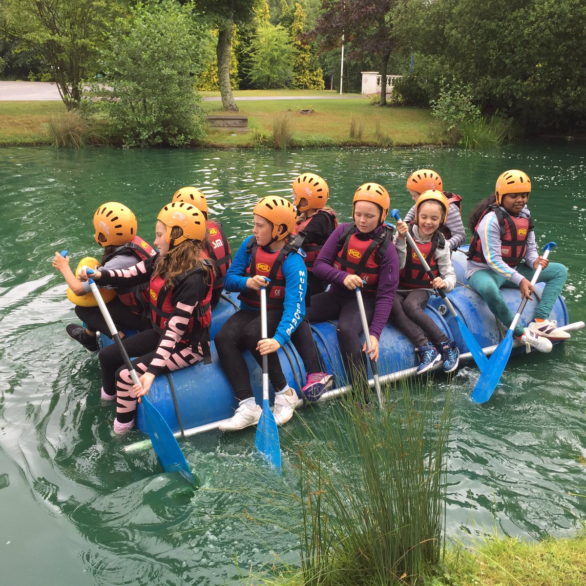 Greenacre1933's tweet photo. PGL 2017 Years 3-6 raft building - wet and dry! https://t.co/SS0Q1C7OQ1