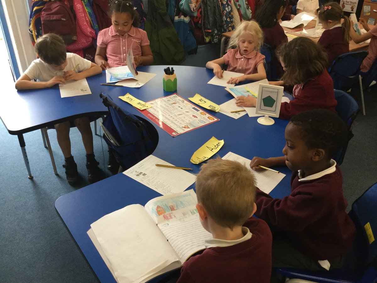 ThamesideSch's tweet photo. YAB and YBS having a fab time sharing YAB's stories #YBStps #YABtps #englishtps #Belonging https://t.co/dQObWPTiLU
