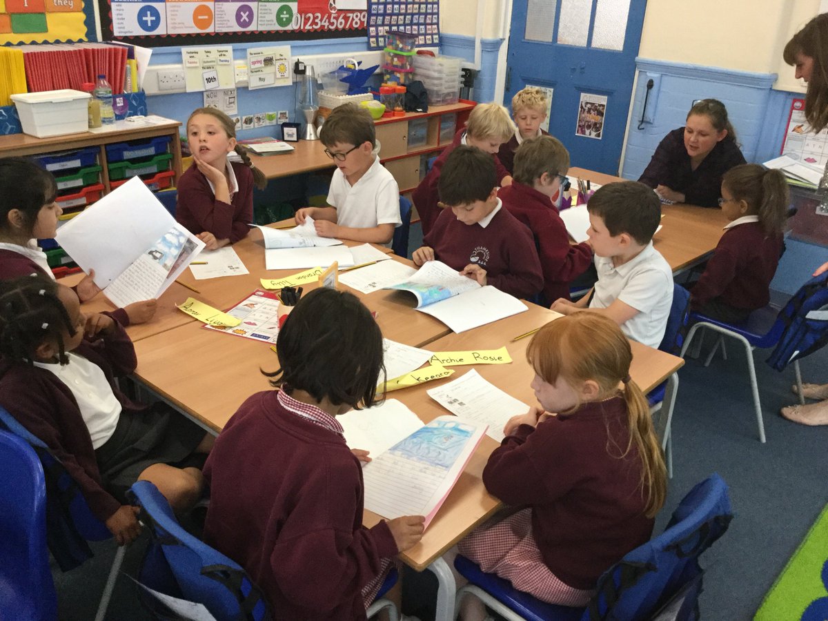 ThamesideSch's tweet photo. YAB and YBS having a fab time sharing YAB's stories #YBStps #YABtps #englishtps #Belonging https://t.co/dQObWPTiLU
