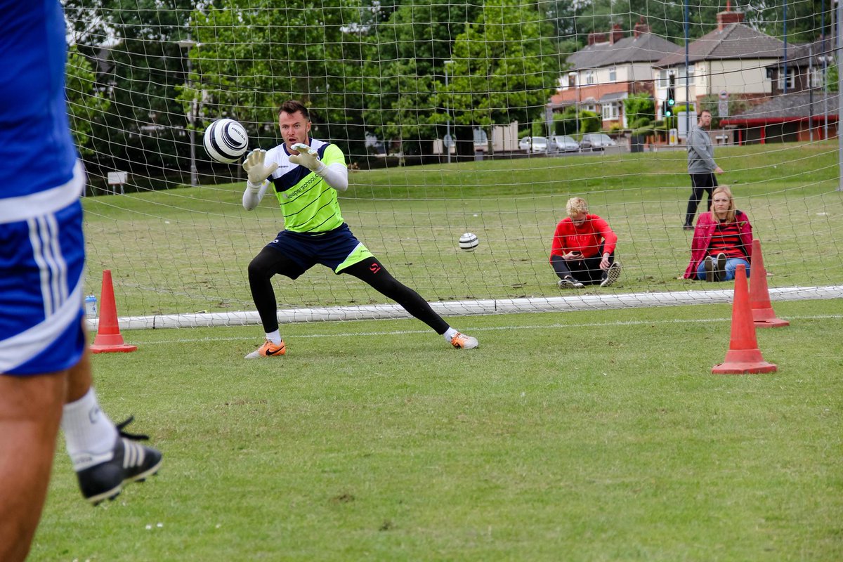 W11Amanda's tweet photo. good hands.... PRO-SK-Camp with Fred Barber @ProS_Keeper @1jonathanbarber https://t.co/MjcIV9Qjxt