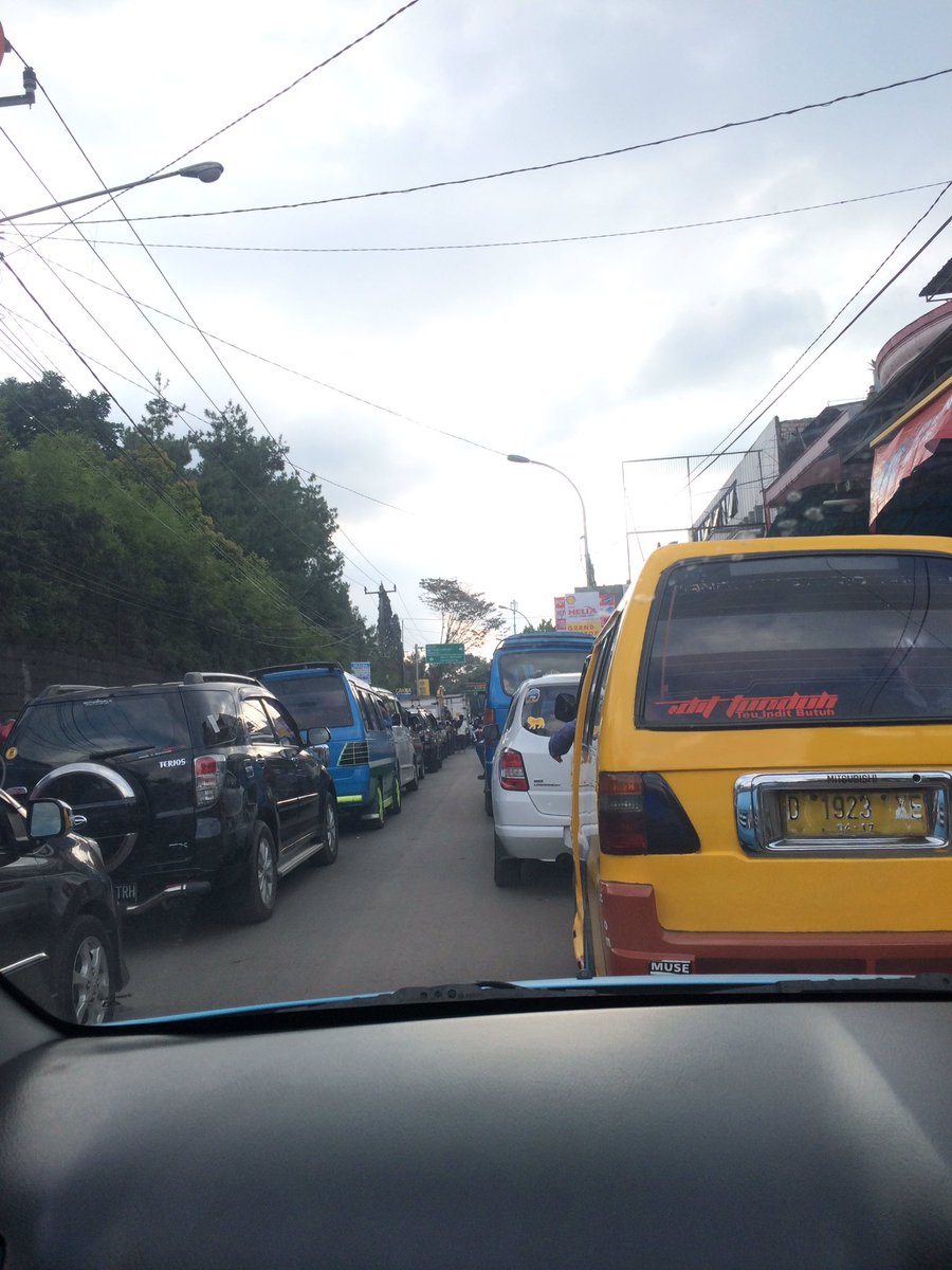 Ga gerak di depan floating market