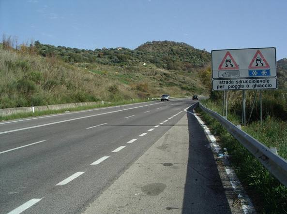 InfoCilentoWeb's tweet photo. Accordo comune-provincia per la ...
#ProvinciaDiSalerno #Sp430 #ValloDellaLucania #ValloDellaLucaniaNotizie
https://t.co/ekCRDJcmLZ https://t.co/pXxmOMfFo8