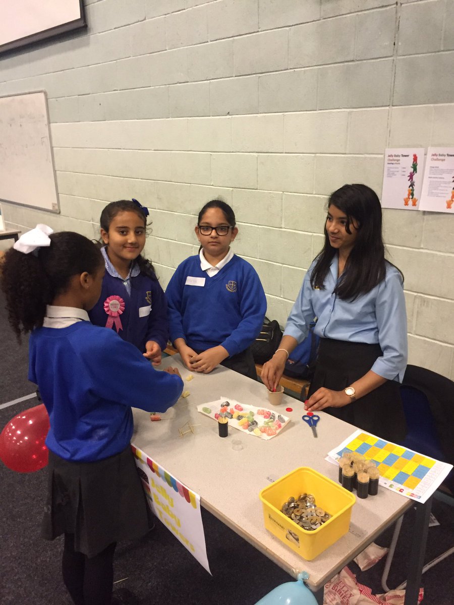 bc_makes's tweet photo. STEM 2017 in the sports hall! @BishopChalloner @BCSciDept #scienceintern #mathsintern https://t.co/DeOQn4IGxU
