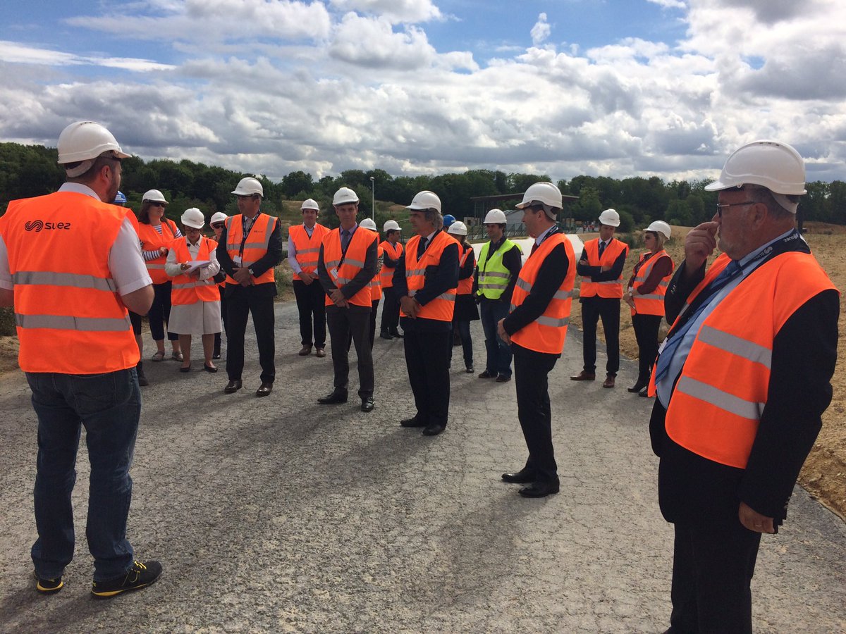 helene_leblond1's tweet photo. Inauguration d'un nouveau site de production de biomethane à St Maximin, le 7e à injecter dans le réseau de gaz @GRDF ds les Hauts de France https://t.co/zqDApcj1O7