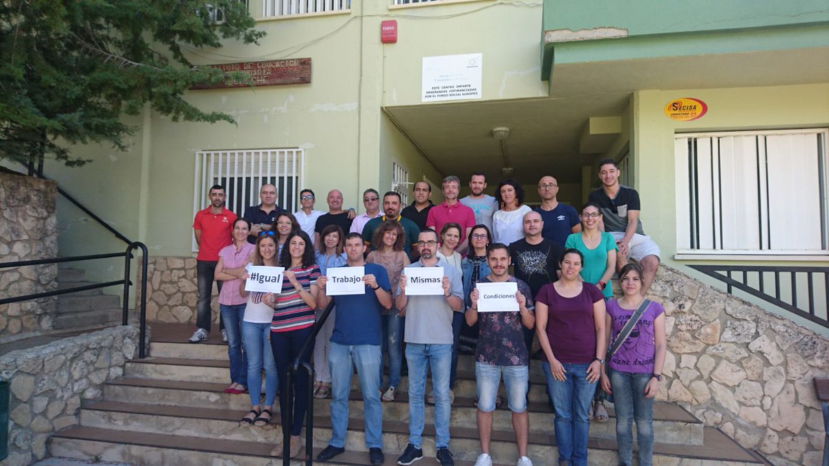 ADI_C_LM's tweet photo. El claustro del IES #Beneche #Yeste apoya la contratación anual del #profesorado #Interino #CLM #IgualTrabajoMismoSalario No al cese del 30J https://t.co/8LzcribbqQ