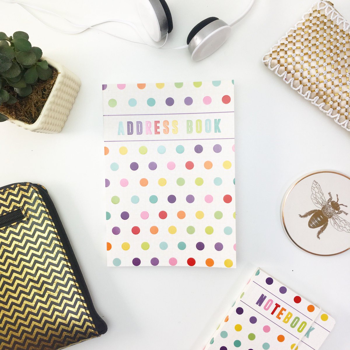 Keep track of your memorable dates, appointments and all important addresses with our stylish #stationery range. 📚
goo.gl/GMpw8R