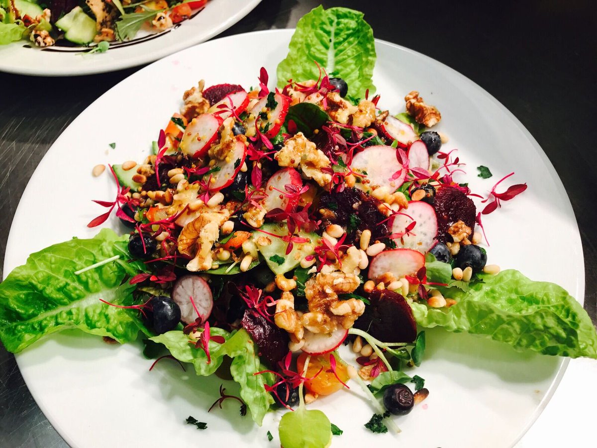 fueleatdrink's tweet photo. #Blueberries, pinenuts, radish, mixed leaves, walnuts, beets &amp; cherry toms, being #healthy has never looked as epic as this #SuperfoodSalad! https://t.co/sSkl4FY8o5