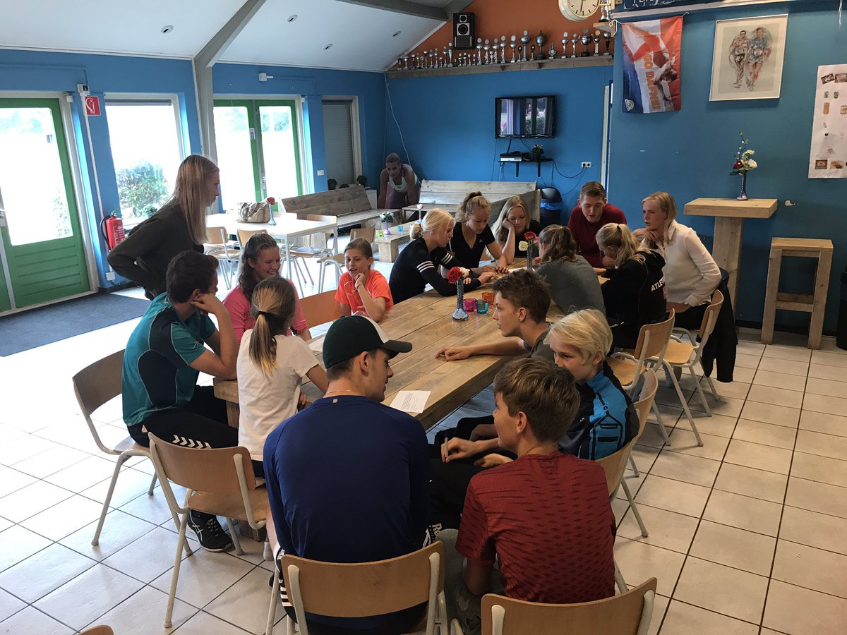 In samenwerking met <a href="/TopsportOverijs/">Topsport Overijssel</a> olv <a href="/NikkiOosterwijk/">Nikki Oosterwijk</a> werden de atleten uitgedaagd na te denken hoe zij "Fit de zomer door" gaan komen!