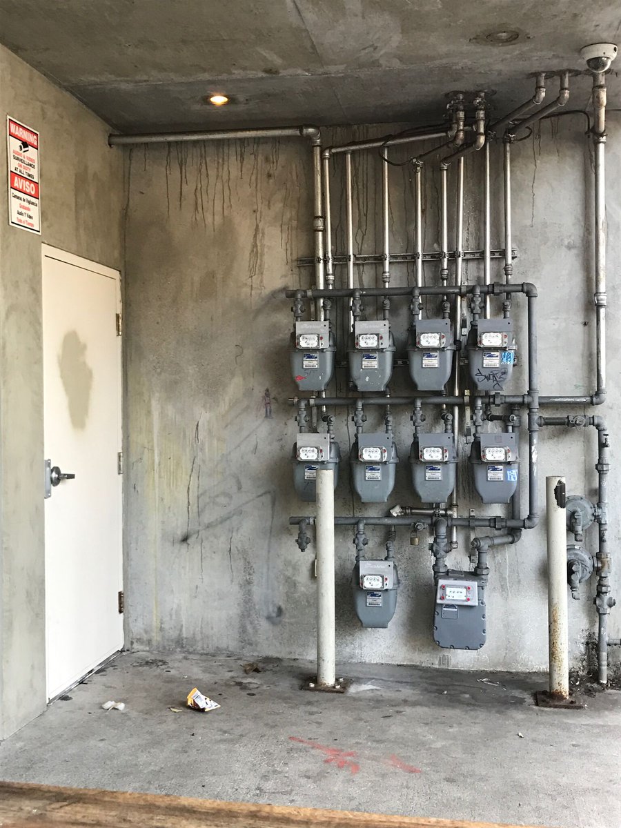 Jessecoria's tweet photo. @OnsEnergienet Topmeters onder elkaar, naast elkaar, boven elkaar! #onsenergienet #meteroverdegrens https://t.co/ocJHBfCvi9