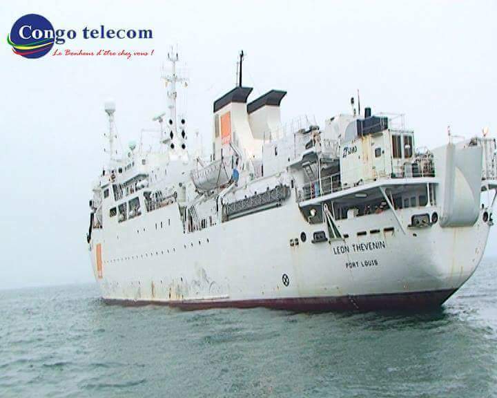 Fin de l'isolement numérique le bateau câblier quitte les environs de Pointe noire.