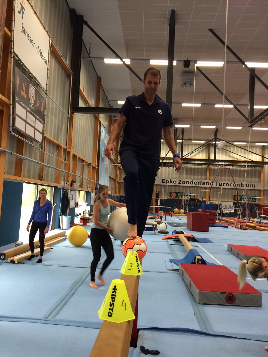 Geert_VDVELDEN's tweet photo. #Ecocoach #Heerenveen : Belgische Physical Coach Björn Stiltens out of comfort! #SCHeerenveen @ECO_Coach https://t.co/v4BVg3uyl2