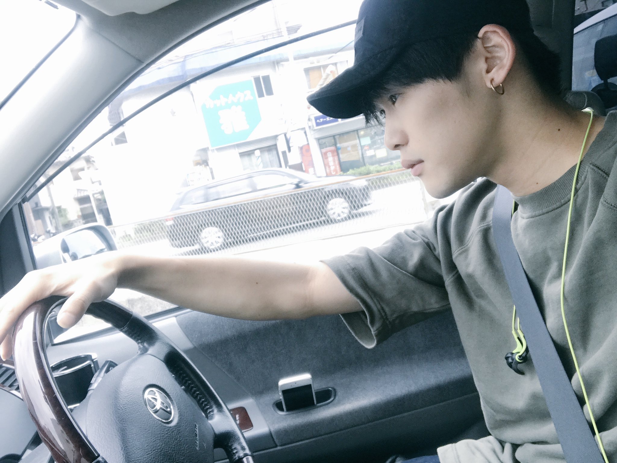 De美留 彼氏が運転に集中しすぎて構ってくれないけどバイバイした後に行ってきますの画像送ってくるから許す 彼氏さんほんま構ってくれない 彼氏さん優しくて 可愛くて大好きです 本気でかっこいいし 優しい 最高かっ