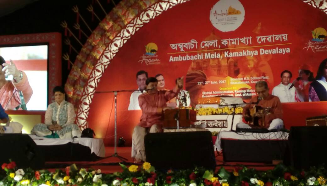 OfficiallyEC's tweet photo. Recent Performance by @anupjalota in #Guwahati for a #Publicevent Artist coordinated by - @OfficiallyEC #EC #LetsGetPartyStarted https://t.co/nkfERCMx8j