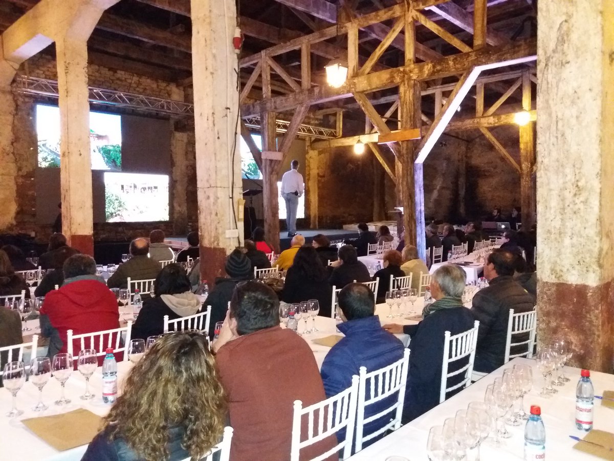 Viñateros del Valle del Itata participan en el Seminario "Seguir Avanzando", organizado por Viña Cucha Cucha, en Portezuelo. #ValleDelItata
