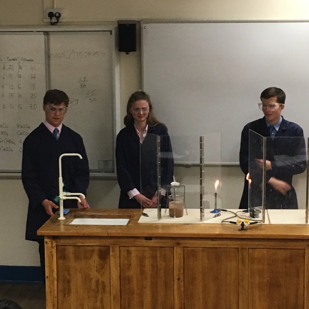 HaileyburyChem's tweet photo. OG, EW and BS of @BartleFrereHse and @MelvillHouseUK begin their whizz bang show #Hplus17 https://t.co/pMdyKUMCzk
