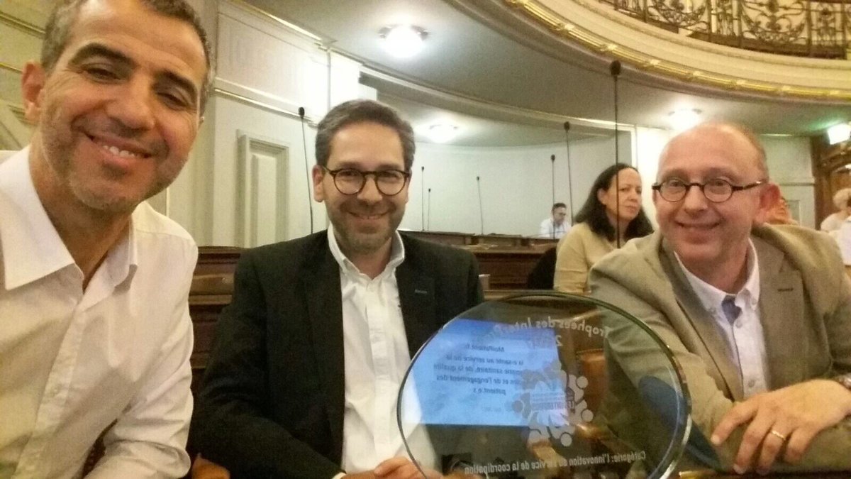 JHAJJAM's tweet photo. Pr. Andres, D.Talha CHU Strasbourg et Hajjam NEWEL qui ont reçu le prix https://t.co/shDFlHWmNQ pour e-care #CPAM #ARSPDL #MFAM #LETOURNEAU https://t.co/ey74c1T9A6