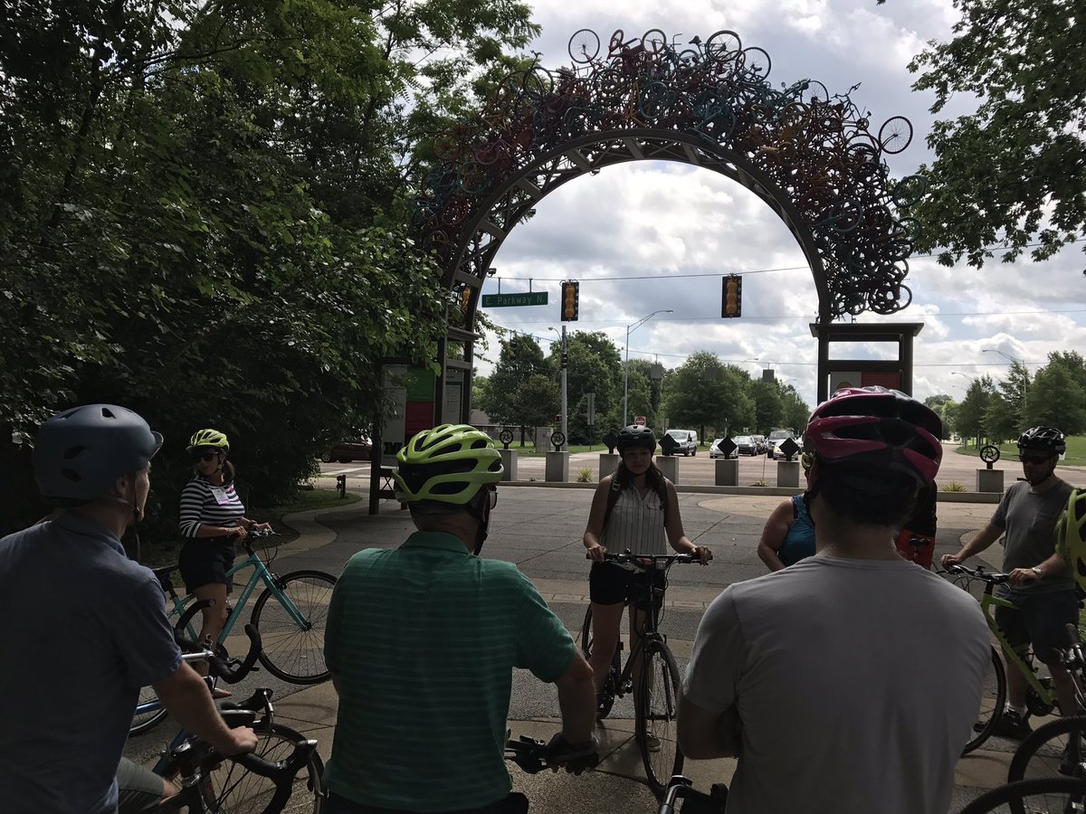HappyBikeTrails's tweet photo. I love this gateway feature at Overton park! #APBPPDS Hampline mobile workshop https://t.co/IYXyJ7leoF