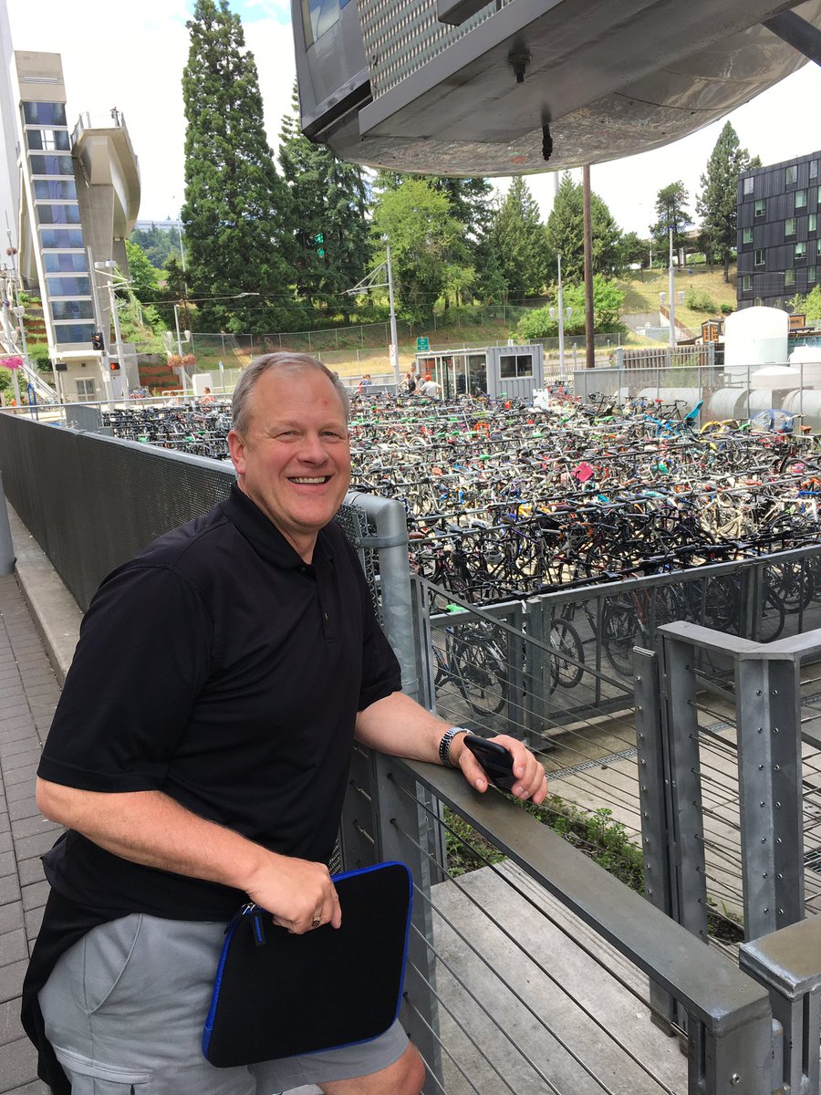 cestey3's tweet photo. Attending meetings in Oregon with @narum_jim and came across mega bike rack #justdoit#cycletowork @interactivehlth  @IAWHPGlobal https://t.co/fHutfKVz5p