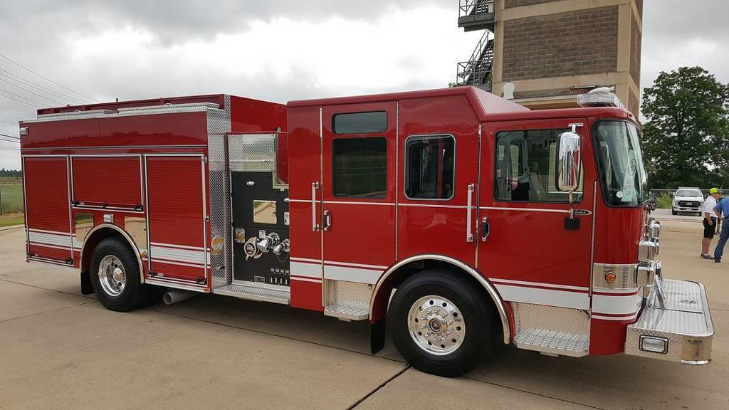 navrcos's tweet photo. ROAD SHOW
Alexandria LA . #firetruck #firedepartment #fireman #firefighters #ems #kcco #brotherhood #firefightin… https://t.co/Yd6WAjlyNj https://t.co/A3cnR1wYIf