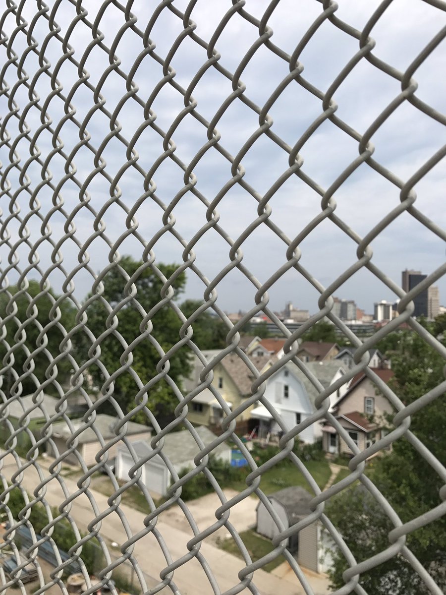 MichelleZamps1's tweet photo. Cool walk over the #anthonywaynebridge  #Toledo @LiveWellToledo @DowntownToledo @gehealthy #GEHealthyCities https://t.co/sQ1B8FKP4R