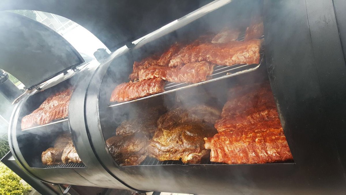 <a href="/DeHallWoerden/">deHall</a> zijn we druk met de voorbereidingen voor <a href="/StraatVoer/">StraatVoer</a>. The Beast staat roodgloeiend. Tot zaterdag!