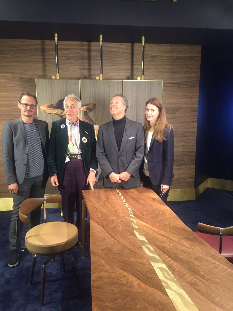WofInteriors's tweet photo. David Linley with artist Jonathan Yeo in front of the piece they created for @MasterpieceFair @LINLEYLondon #london #art #davidlinley https://t.co/L9NFHEN6WG