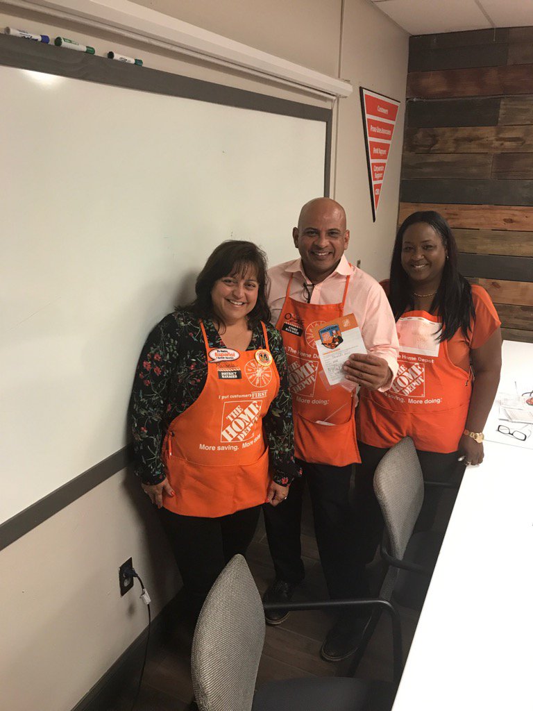 Marisela Vega (@vegamapvega) on Twitter photo SM Ozzie <a href="/Diaz505Diaz/">Oswaldo Diaz</a> being recognized by his DH's during town hall! Great job taking care of your people! SM Ozzie <a href="/Diaz505Diaz/">Oswaldo Diaz</a> being recognized by his DH's during town hall! Great job taking care of your people!