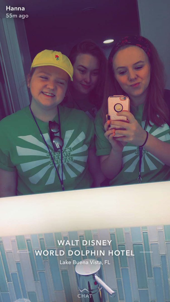 hannah_boner's tweet photo. disney day 1 ✔️ #betacon17 #excelwithpatel https://t.co/WJU2FGWGVK