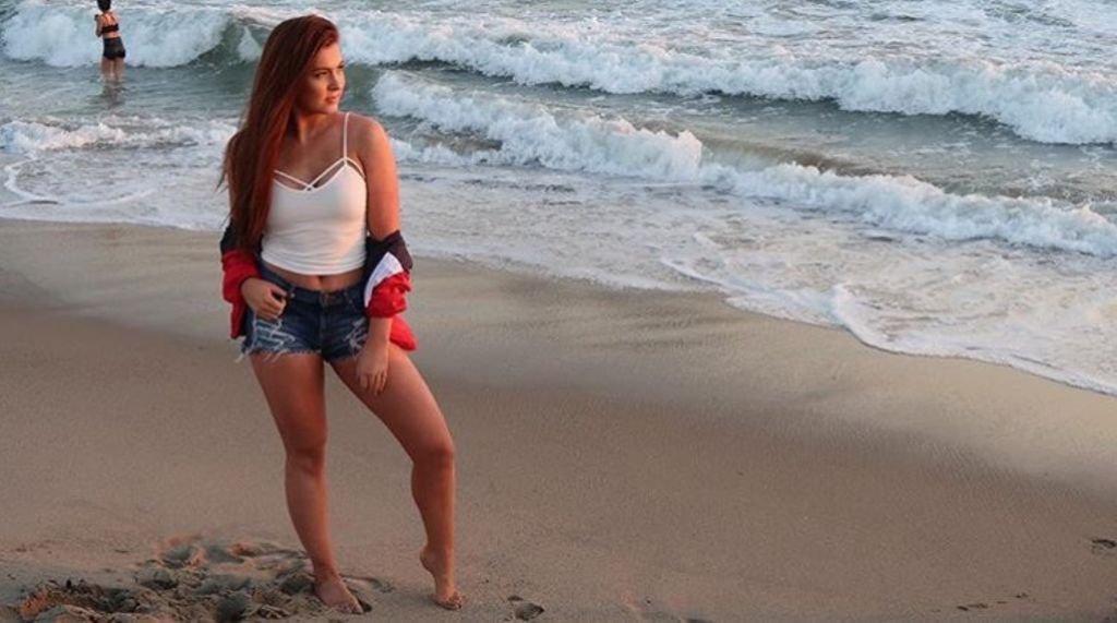 NeonHair's tweet photo. Beach days always. #NeonChicks #StandOutStyle #NeonHairCare ๐ท: @britain_bennett https://t.co/MH2bWcqcqN