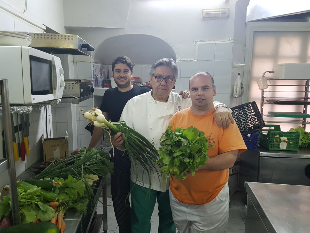 ialcompas's tweet photo. Con el apoyo de cocineros como#Cesar Raez de #Torre de Sande caminamos hacia una sociedad mas inclusiva.#alcompas https://t.co/HfzhuCcHFl