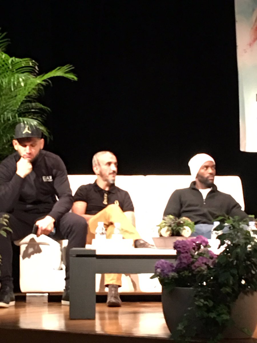 Conférence de presse <a href="/evian_ville/">Ville d'Evian</a> #SOROvsCASTANO <a href="/Soromichel/">soro michel</a> <a href="/brian_boxi/">Brian Castaño</a>