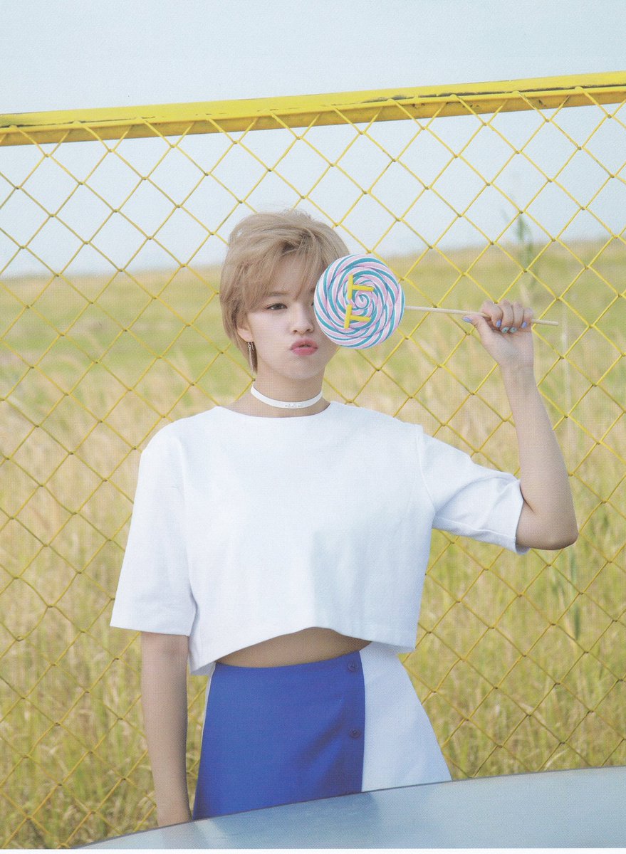 Jeongyeon Pics Ztothek Scan Photos Twice Tt Monograph Jeongyeon T Co Uwutsn9zxl Twitter