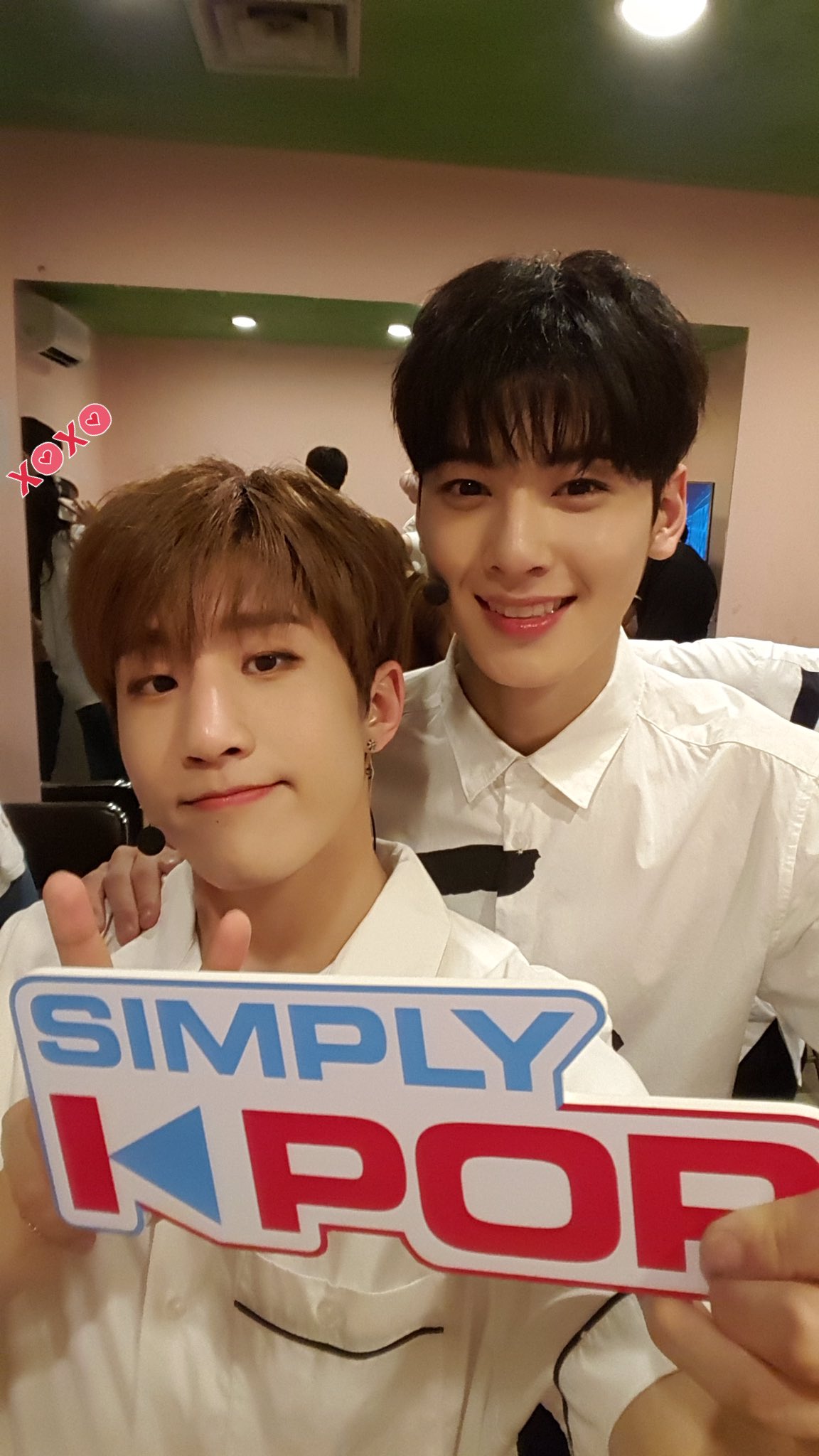 DDfD27HVwAA_O2o.jpg:orig