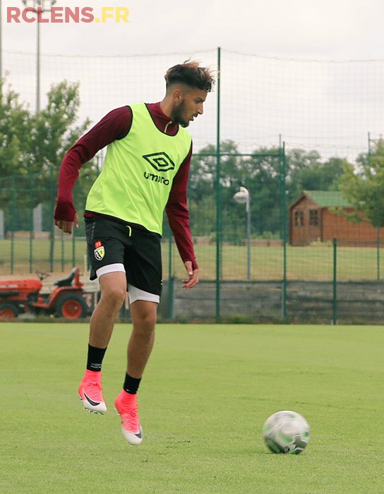 Zoubir_AZ10's tweet image. #TrainingDay ! #rclens #AZ11 (cc @RCLens)