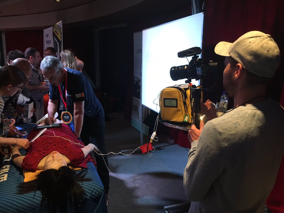 crossfirelux's tweet photo. Day 4 at #dasSMACC #videoshoot #berlin https://t.co/lh9z99j3I8