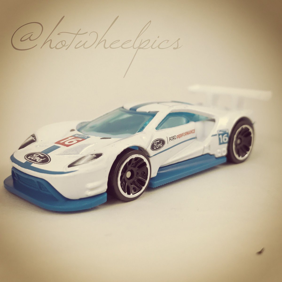 2016 Ford GT Race - 2017 Hot Wheels "HW Speed Graphics" #diecast | #hotwheels | #toycars | #hwp2017ml