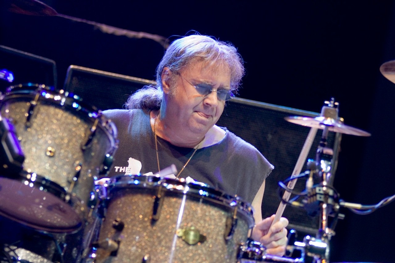 RT@ URMZINE Happy birthday to Ian Paice!
(Deep Purple)   