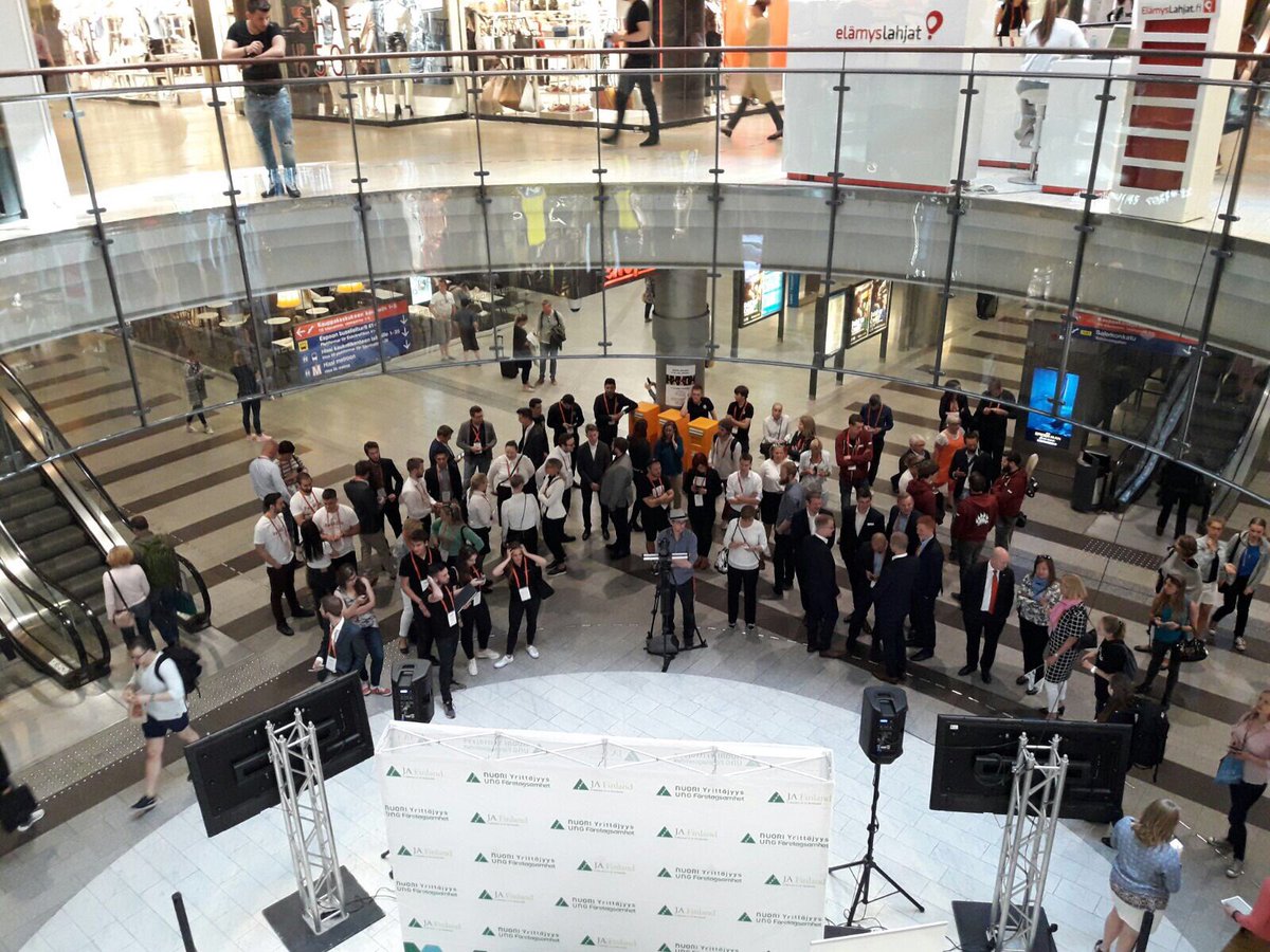 SpinupCyL's tweet photo. 16 países compiten en #Helsinki en el #enterprisechallenge. Suerte a nuestros chicos de #leon @legioagro 🔥🔥🔥💪💪👏🏻👏🏻👏🏻 @JA_Europe https://t.co/LKAxx2FLGz