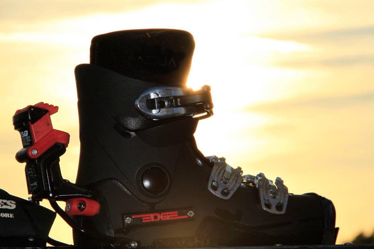 EdgeWaterski's tweet photo. Do you have difficulties with your binding? Jump in try a Edge! #lifeofawaterskier #waterski #Edgeorlando @JTJonTravers https://t.co/UtspwjZdfb