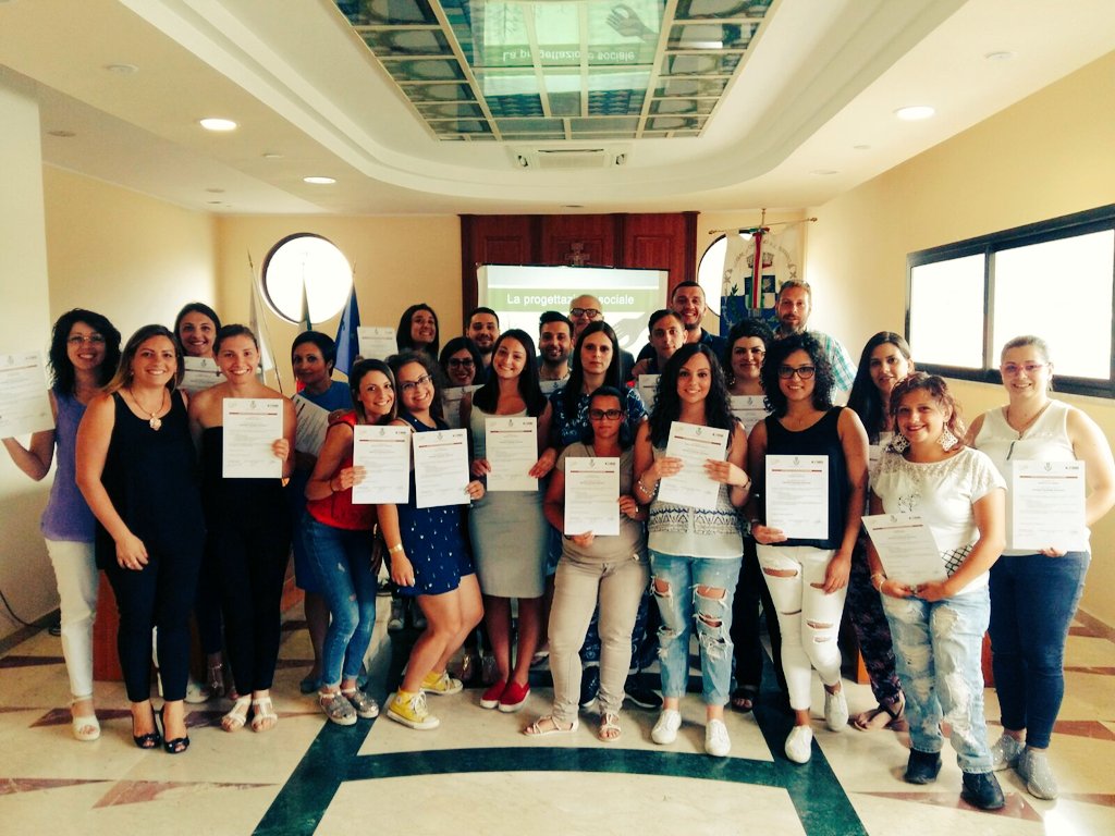 cduezero's tweet photo. Concluso corso #progettazionesociale della campagna nazionale @amesci1996 #C2zero di promozione politiche #giovani https://t.co/bGaVlMGbLl https://t.co/0ZZT5od5Qt