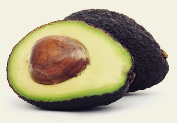 Did you know that avocado is packed with vitamin E and B-complex vitamins that nourish the #skin.