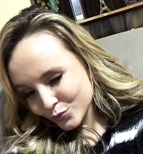 #10MdaLari  cadê meu RT ??? <a href="/larimanoela/">Larissa Manoela 🌟</a>